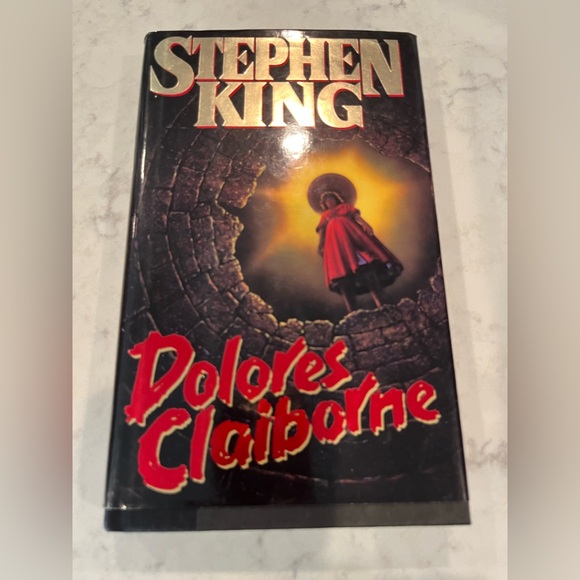 'Dolores Claiborne' Black and Red Coffee Table Book - Picture 1 of 1